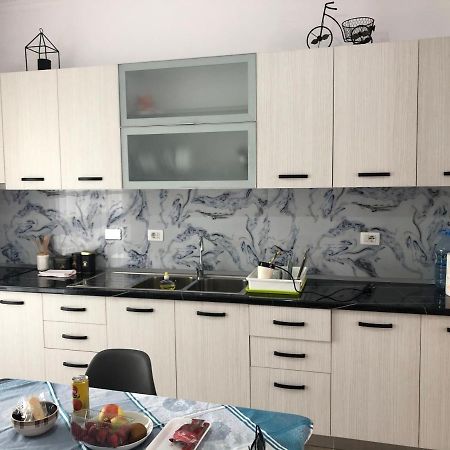 Rent Room Vlora Extérieur photo
