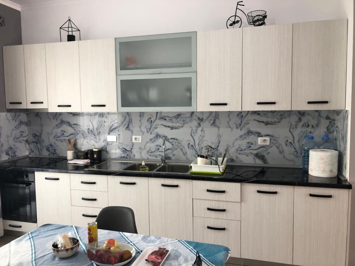 Rent Room Vlora Extérieur photo
