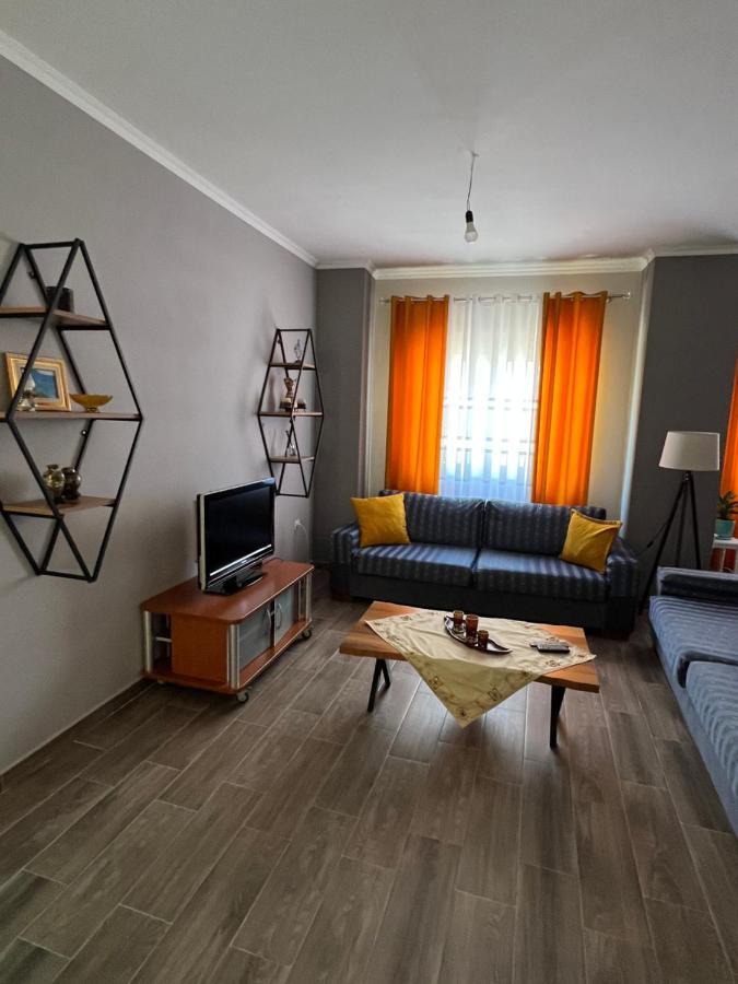 Rent Room Vlora Extérieur photo