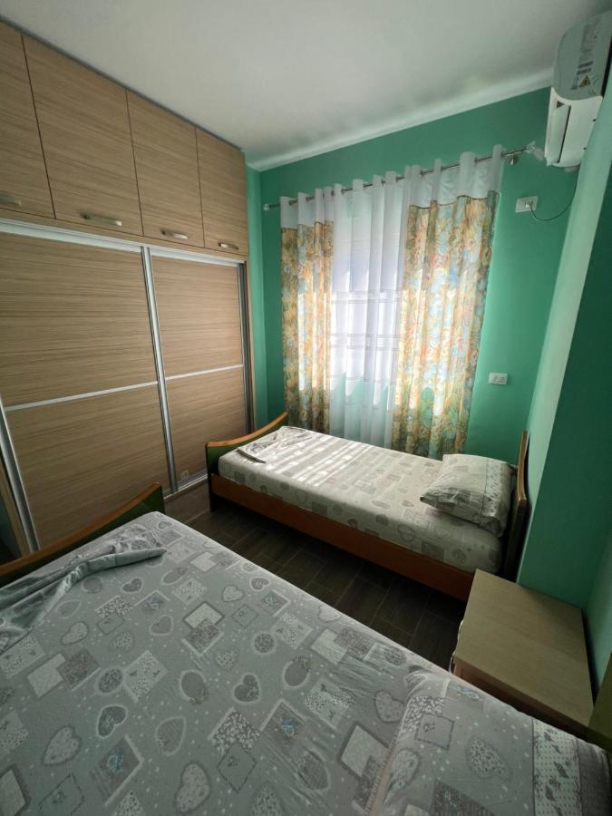 Rent Room Vlora Extérieur photo