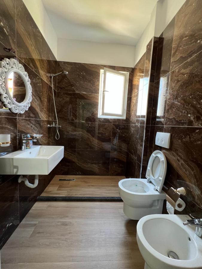 Rent Room Vlora Extérieur photo